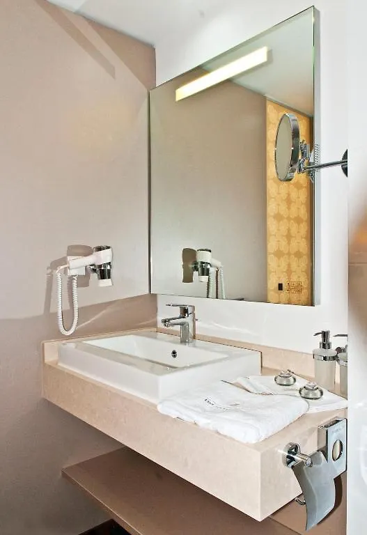 Hotel Vier Jahreszeiten Berlin City 4*,  Německo