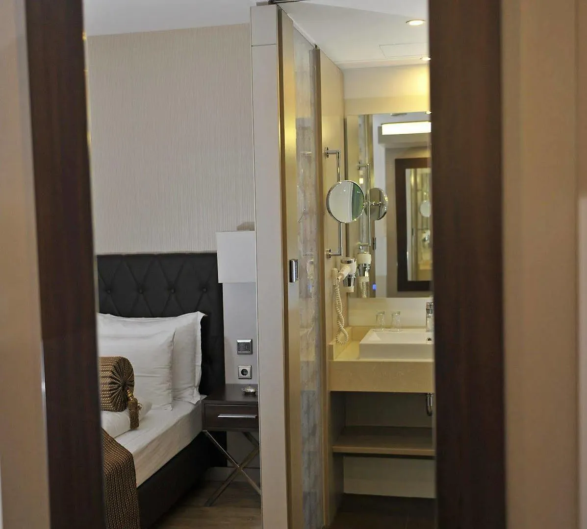 Hotel Vier Jahreszeiten Berlin City